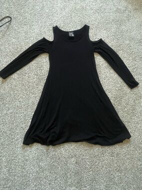 TMG Black Cold-Shoulder Long Sleeve Flowy Shirt